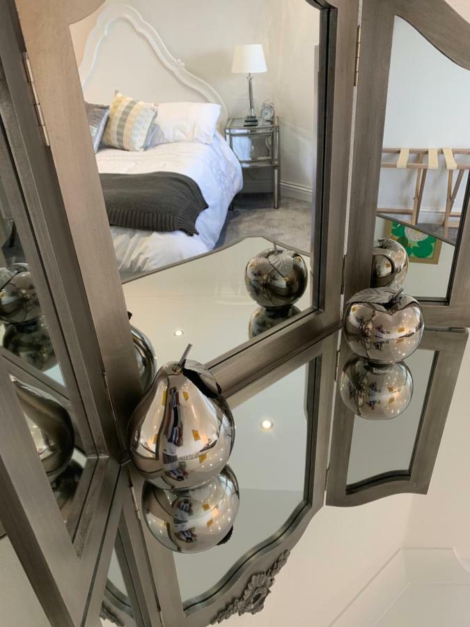 Luxury Panoramic Balcony Swindon Central Екстериор снимка
