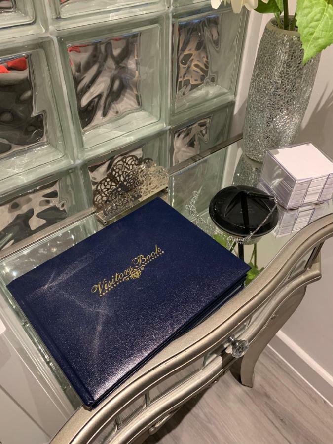 Luxury Panoramic Balcony Swindon Central Екстериор снимка
