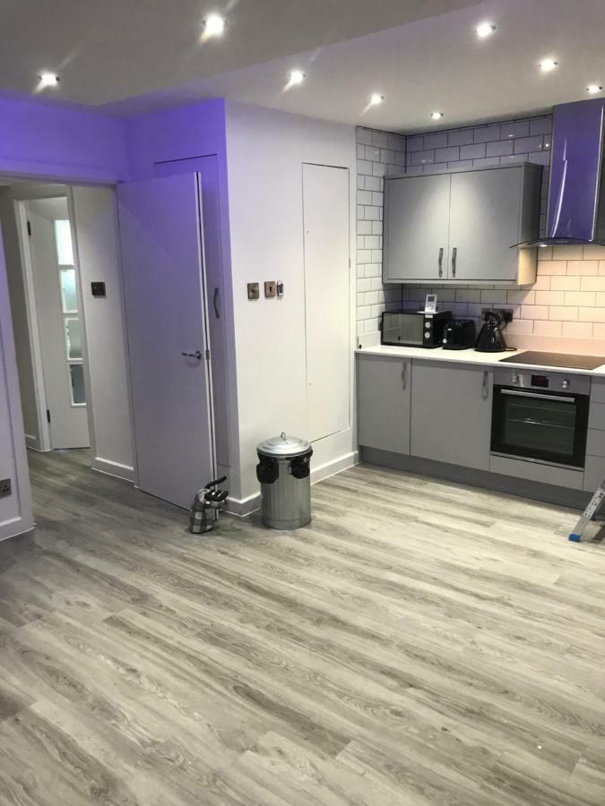 Luxury Panoramic Balcony Swindon Central Екстериор снимка