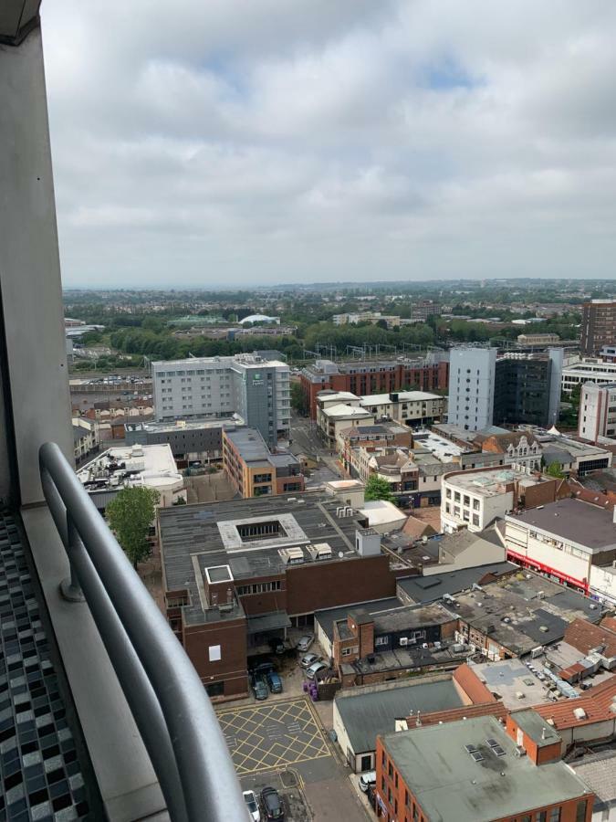 Luxury Panoramic Balcony Swindon Central Екстериор снимка